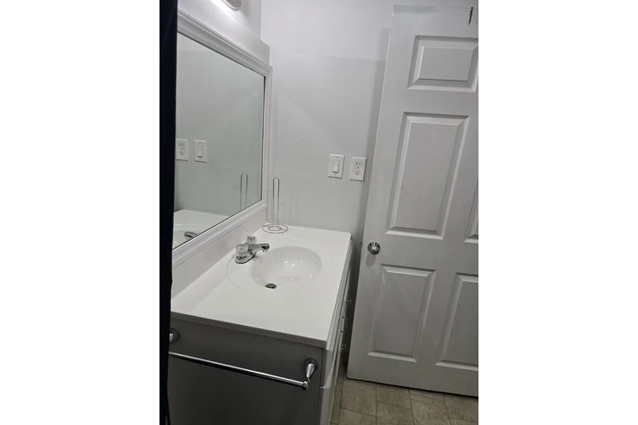 $1200 : RENTO EFFICIENCY (ESTUDIO) image 4