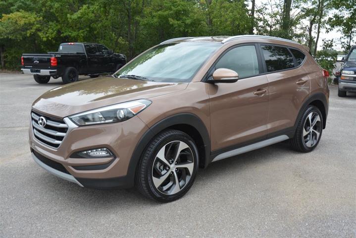 2017 TUCSON Sport image 2