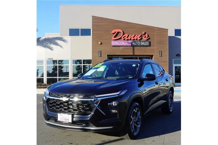 $21984 : 2025 Trax LT image 1