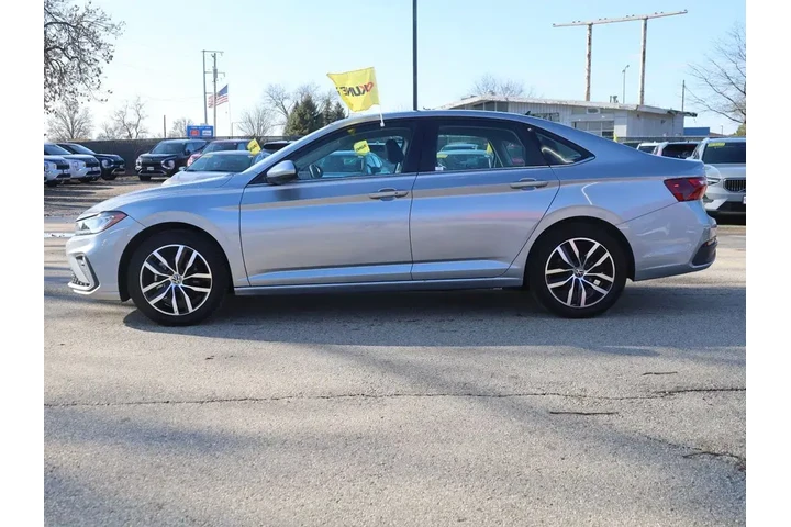 $20977 : Volkswagen Jetta 2025 SE 4dr image 6