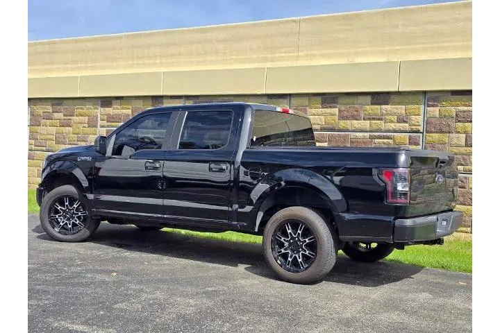 $23411 : Ford F-150 2018 4x4 Lariat 4 image 8