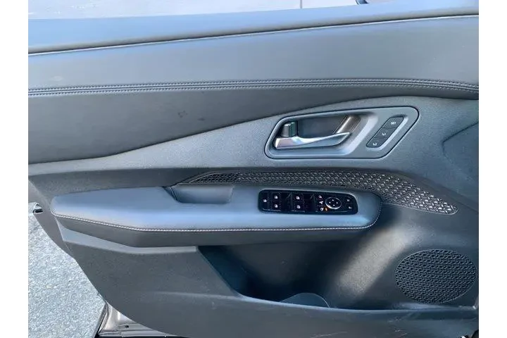 $22991 : Nissan Ariya 2024 Evolve+ 4d image 10