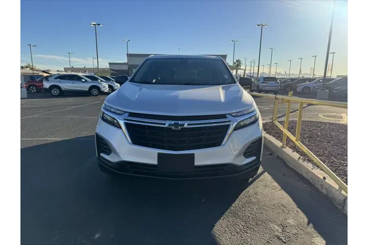 $18021 : Chevrolet Equinox 2022 LS 4d image 2