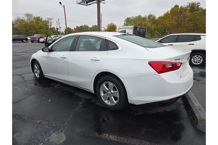 $14995 : 2018 Malibu LS image 3