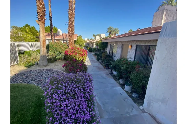 $1200 : Cozy 2-Bedroom and 2-Bathroom image 2