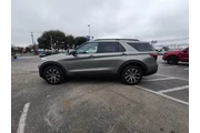 $21998 : Ford Explorer 2020 AWD ST 4d thumbnail