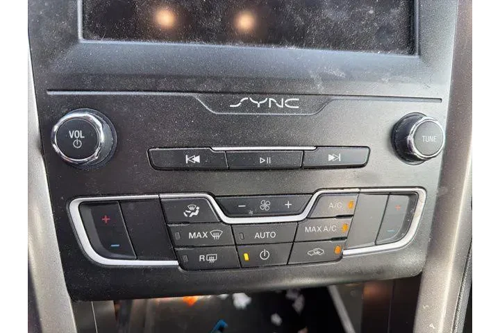 $18992 : Ford Fusion 2020 SE 4dr Seda image 7