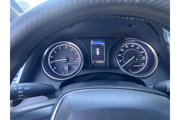 $11000 : 2019 Camry LE image 6