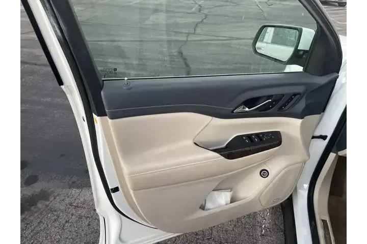 $37285 : GMC Acadia 2023 Denali 4dr S image 10