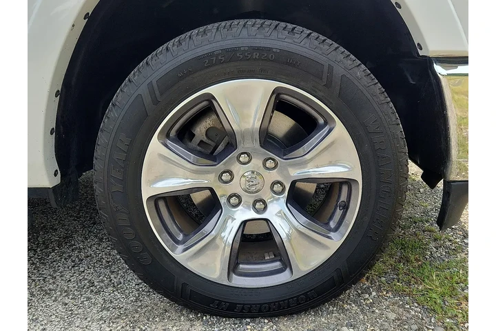 $31895 : Ram 1500 2021 4x4 Laramie 4d image 9