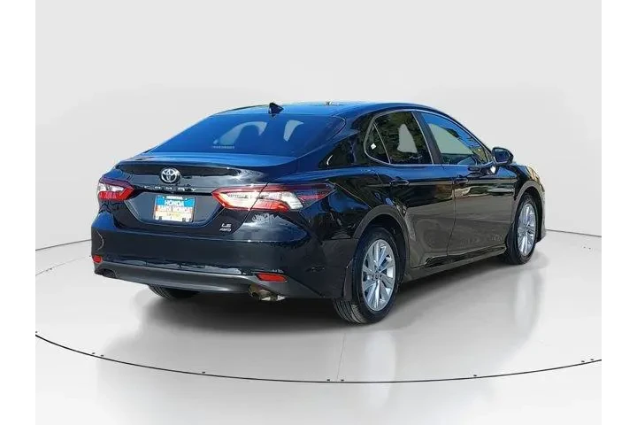 $21684 : Toyota Camry 2023 AWD LE 4dr image 5