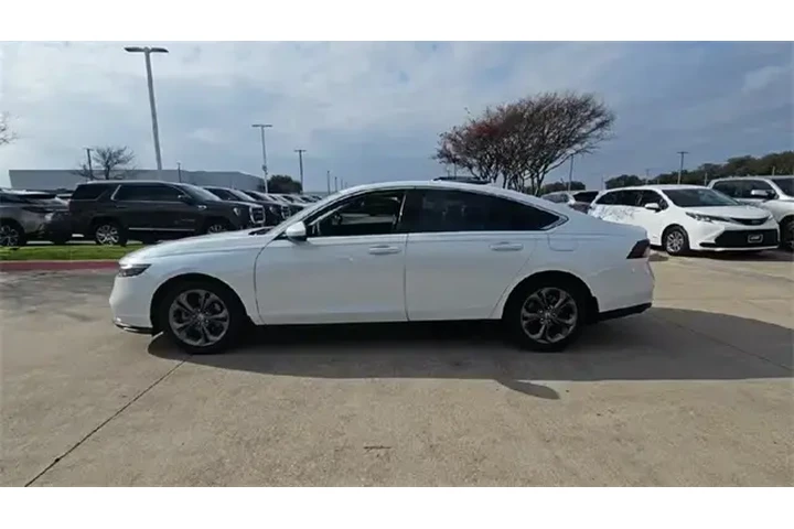 $25987 : Honda Accord 2024 EX 4dr Sed image 5