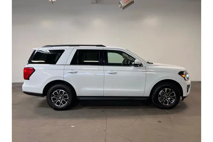 $37404 : Ford Expedition 2024 4x4 XLT image 2