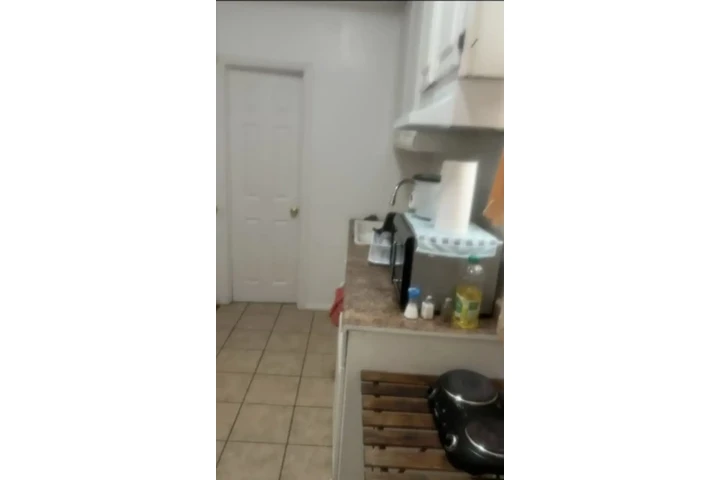 $750 : Cuarto para rentar image 3