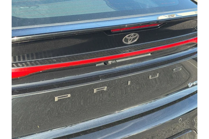 $32210 : Toyota Prius 2025 LE 4dr Hat image 6