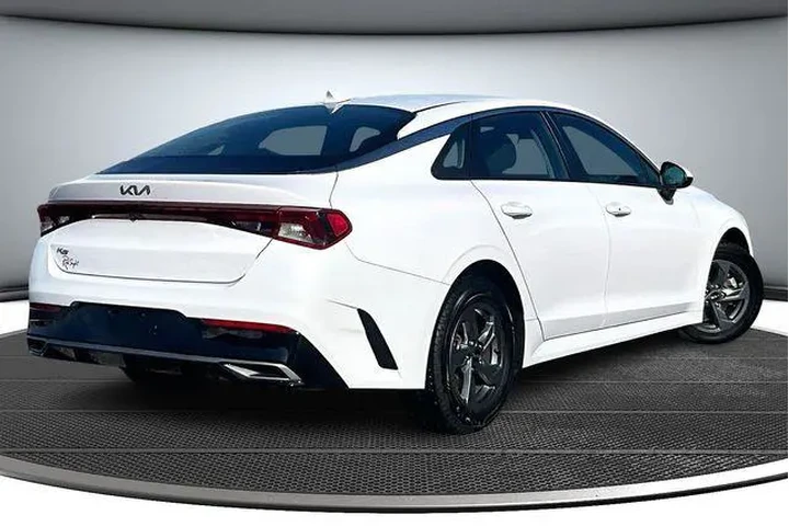 $19500 : Kia K5 2022 LXS 4dr Sedan image 6