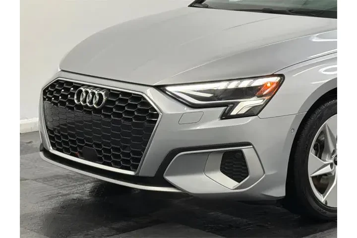 $24000 : Audi A3 2024 Premium 40 TFSI image 2