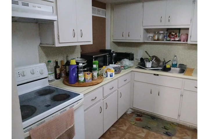 $750 : Cuarto para dama image 6