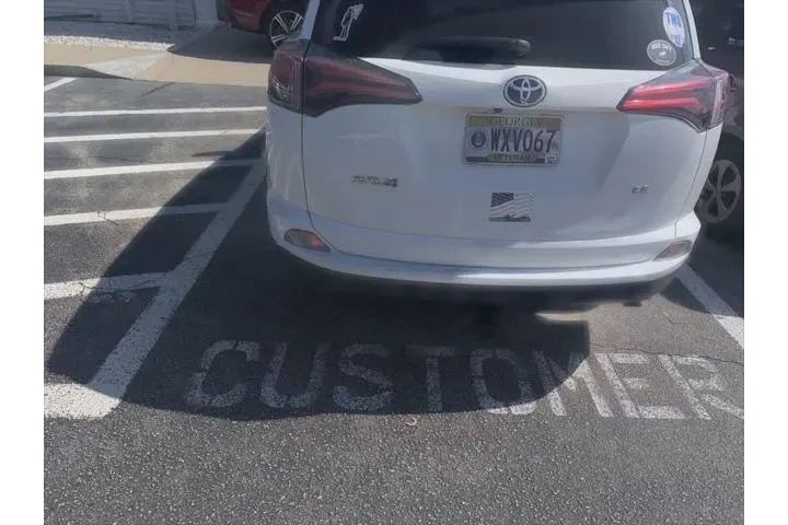 $17991 : Toyota RAV4 2018 LE 4dr SUV image 5