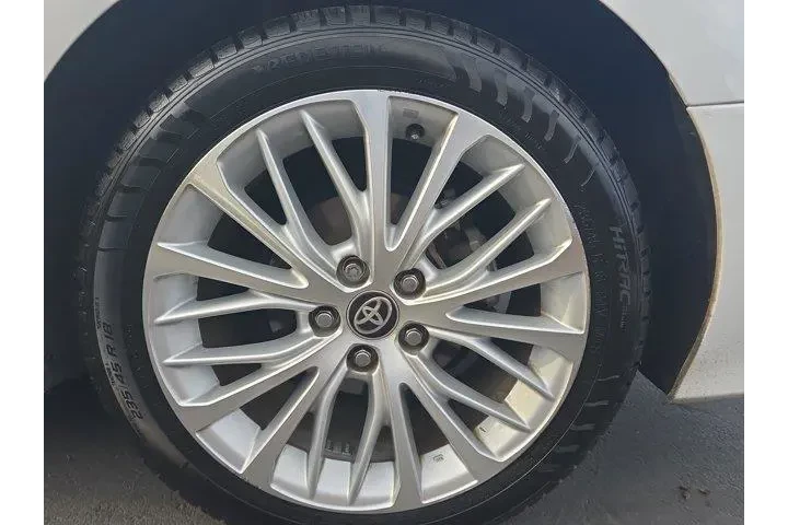 $27995 : Toyota Camry 2020 XLE V6 4dr image 6