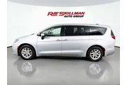 $26975 : Chrysler Pacifica 2023 Touri thumbnail