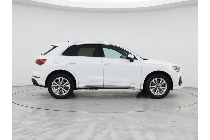 $27998 : Audi Q3 2023 AWD quattro S l image 7