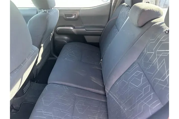 $26997 : Toyota Tacoma 2017 4x2 TRD O image 10