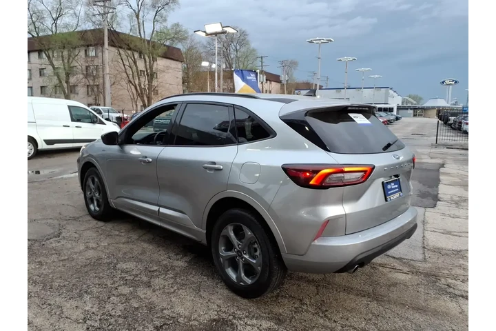 $25716 : Ford Escape 2023 AWD ST-Line image 5