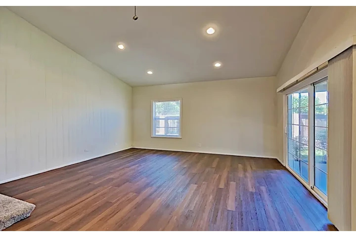$2620 : Available 3Bed 2Bat in LA image 2