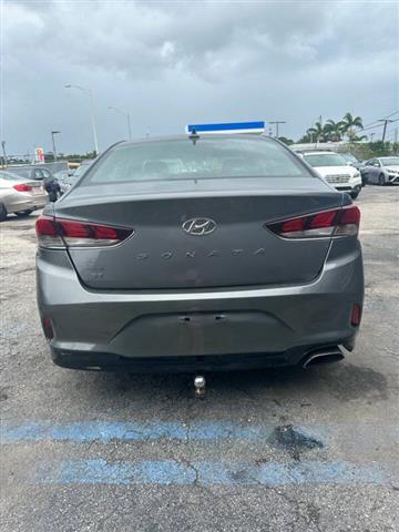 $7850 : 2018 Sonata SE image 10