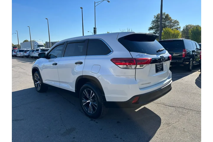 $17980 : 2019 Highlander LE image 4