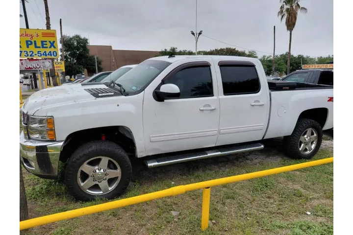 $15900 : 2011 Silverado 2500HD LTZ image 8