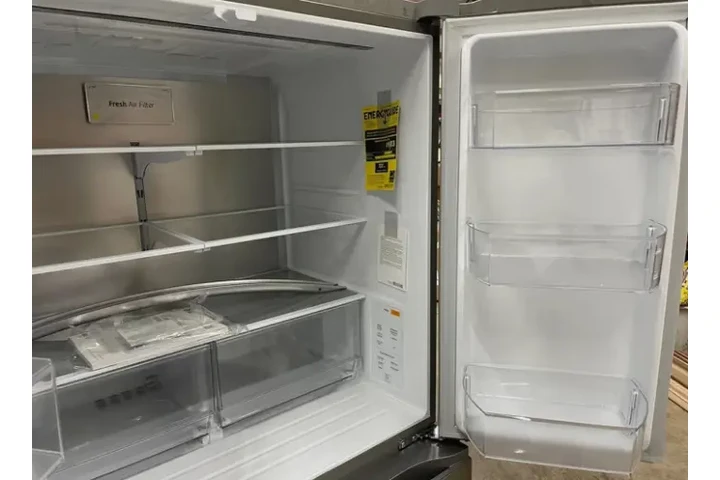 $1200 : Refrigerador LG de 4 puertas image 3