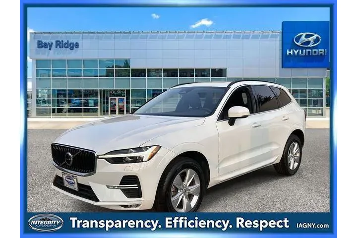 $19993 : Volvo XC60 2022 AWD B5 Momen image 1