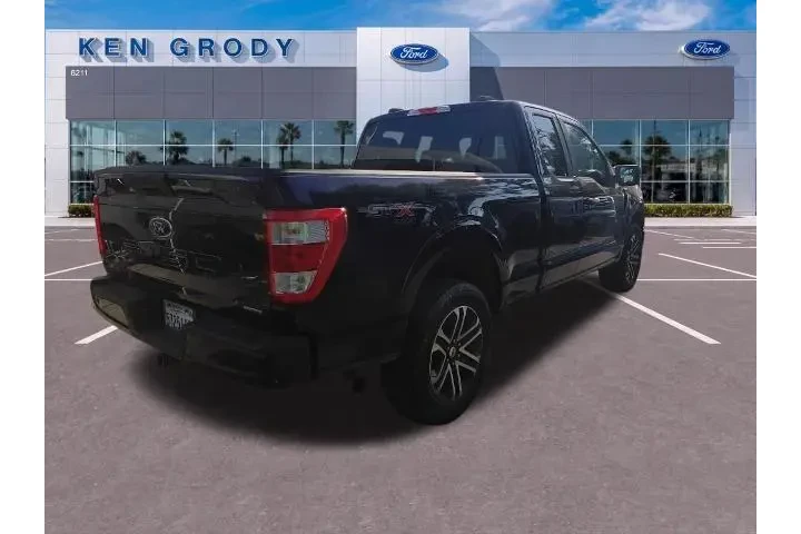 $37585 : Ford F-150 2023 4x4 XLT 4dr image 3