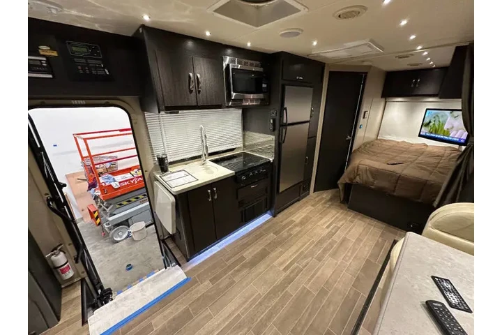 $89999 : 2018 Mercedes-Benz Sprinter image 3