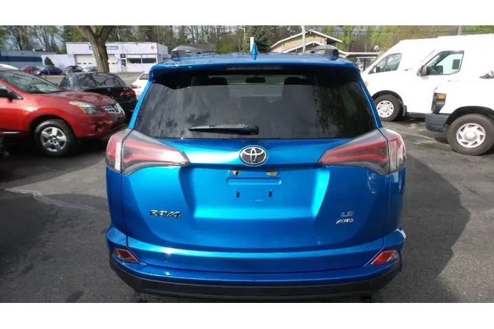 $15500 : 2016 RAV4 LE image 9