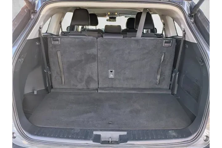 $36682 : Toyota Highlander 2025 LE 4d image 6