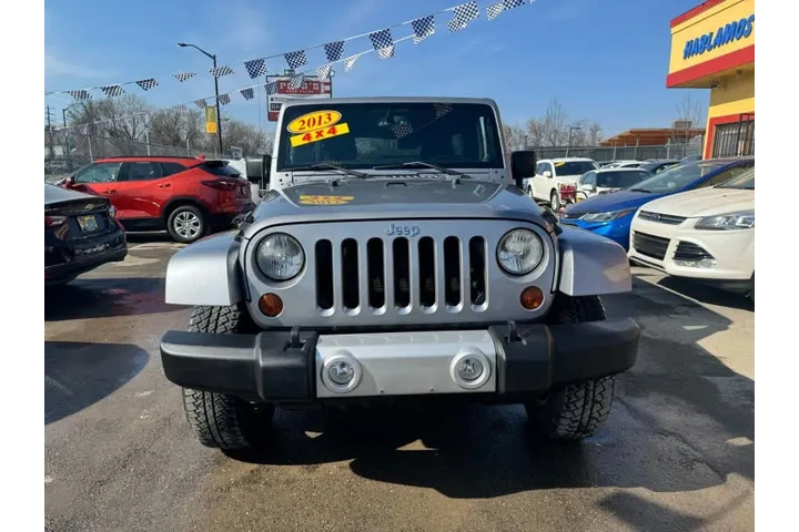 $21995 : 2013 Wrangler Unlimited Sahara image 4