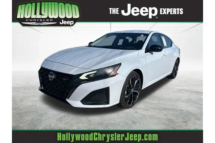 $16689 : Nissan Altima 2023 2.5 SR 4d image 1