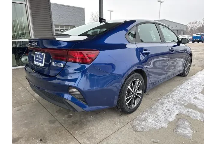 $18900 : Kia Forte 2024 LXS 4dr Sedan image 8