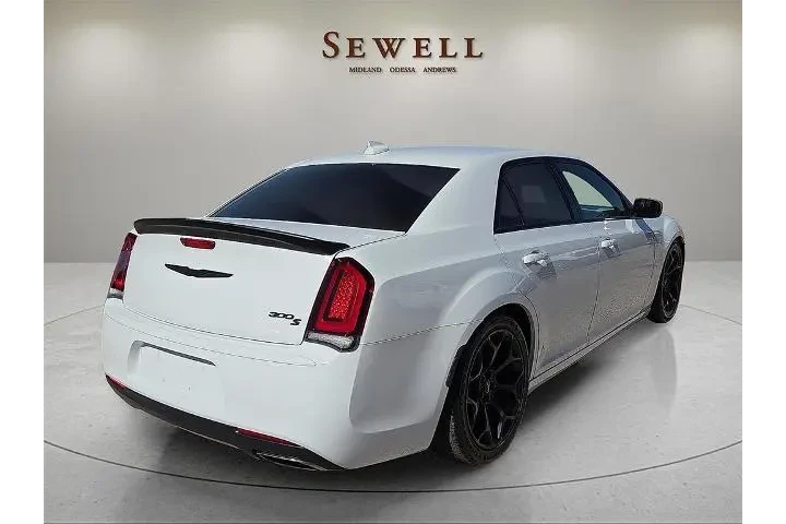 $13700 : Chrysler 300 2019 S 4dr Seda image 4