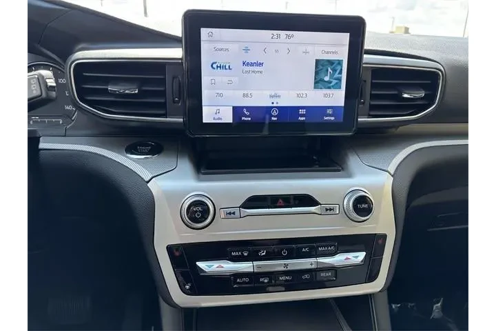 $27800 : Ford Explorer 2022 AWD XLT 4 image 8