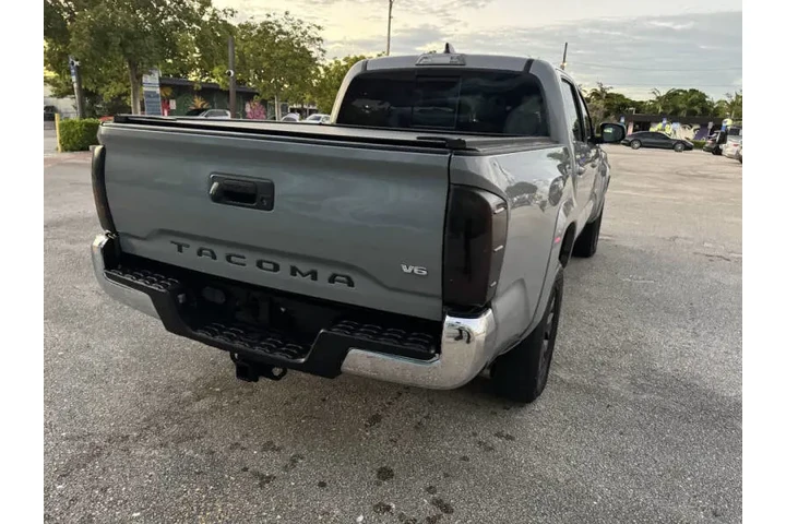 $24495 : 2020 Tacoma SR5 V6 image 8