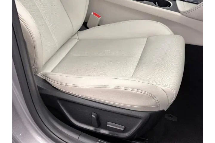 $27500 : Genesis G70 2024 2.5T Standa image 10