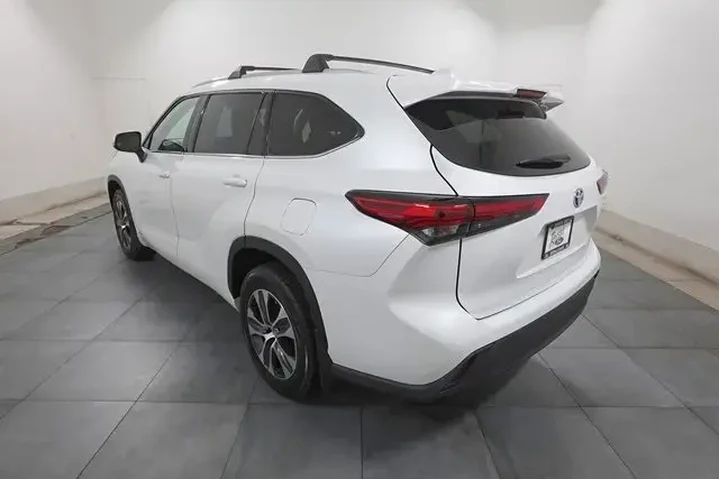 $35500 : Toyota Highlander Hybrid 202 image 5