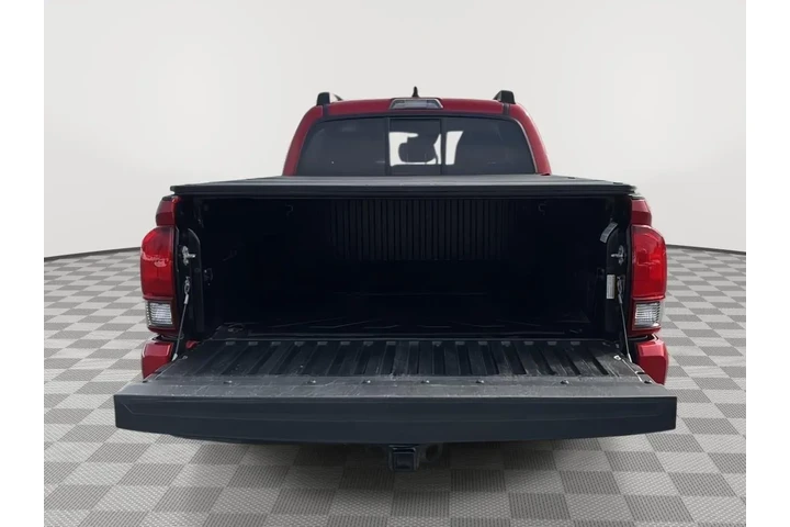 $37888 : Gold Certified 2023 Tacoma SR image 5