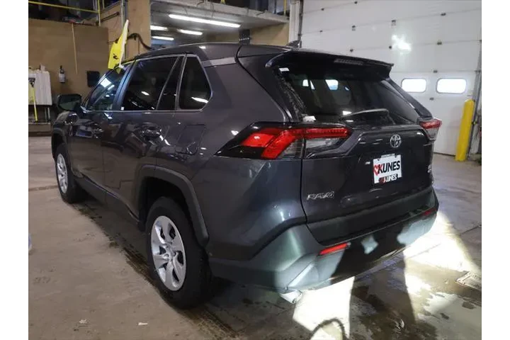 $26777 : Toyota RAV4 2024 AWD LE 4dr image 6