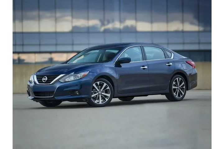 $11217 : Nissan Altima 2017 2.5 S 4dr image 1