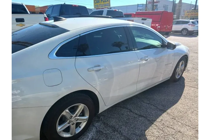 $10800 : 2023 Malibu LS Fleet image 8